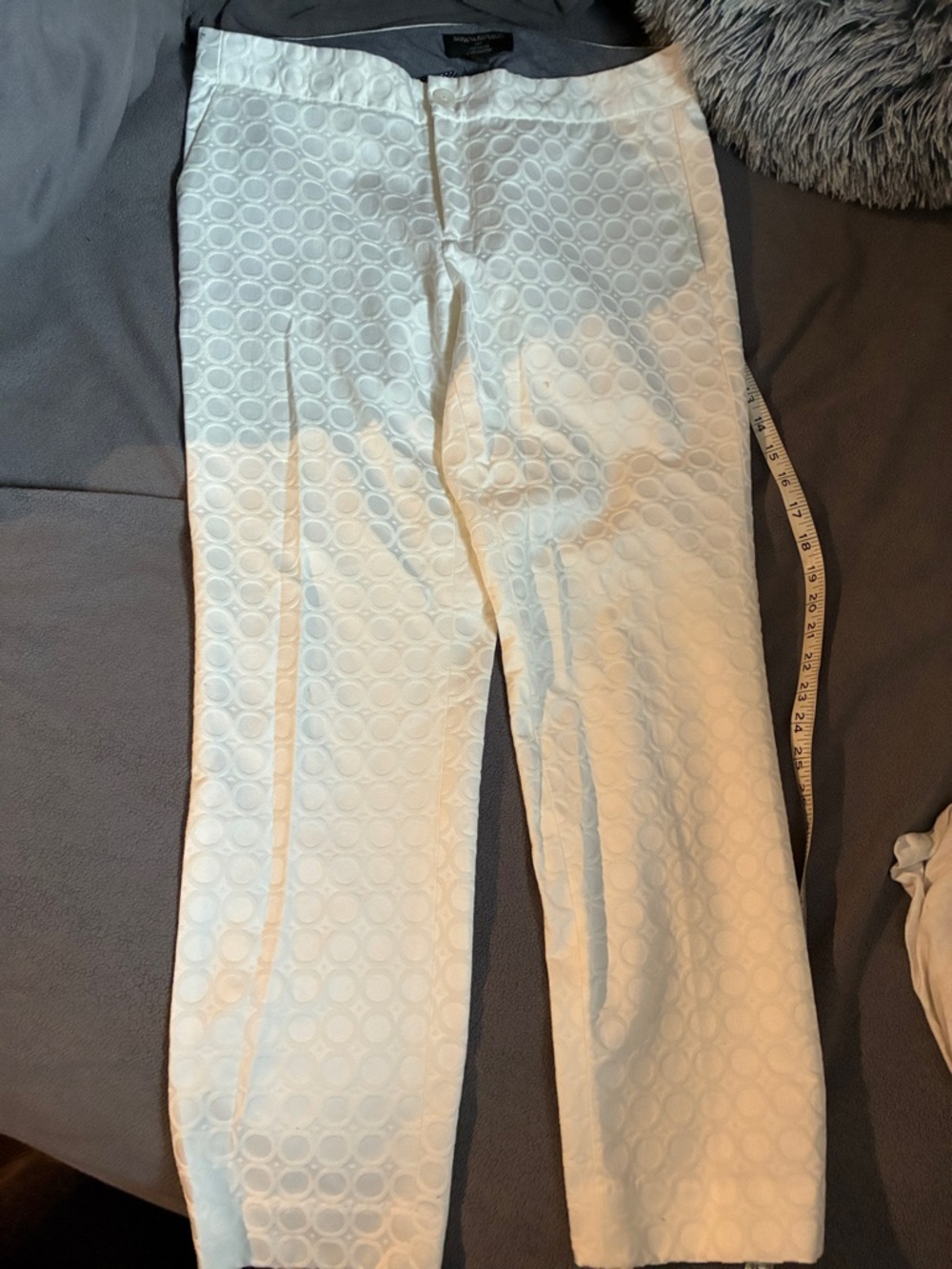 Banana Republic White Textured Circle-Pattern Pants with Navy Trim